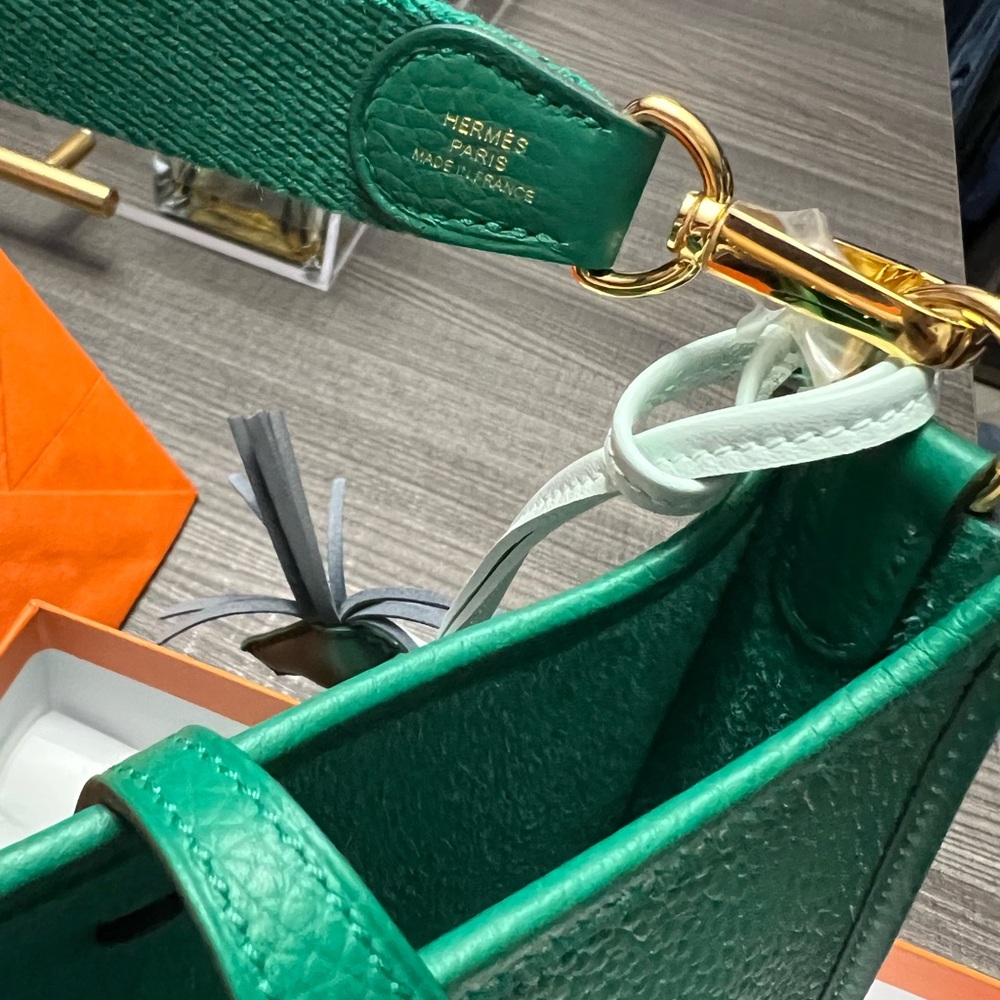 Hermes Green Crossbody Bag in Vert Vertigo color - Picture 7 of 11
